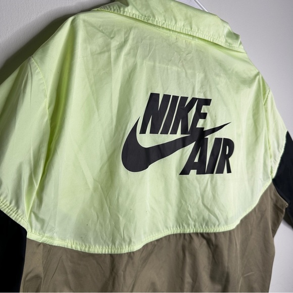 Nike Air - Women’s XS Windbreaker - Zippers and Side Snaps - Athleisure - Picture 12 of 13